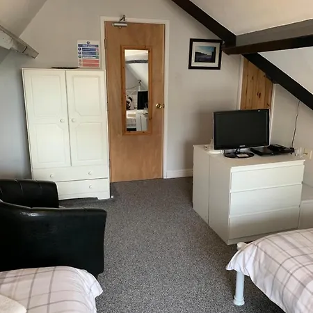 Launceston Guest house *