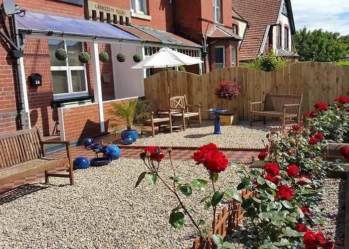 Konukevi Launceston Whitby