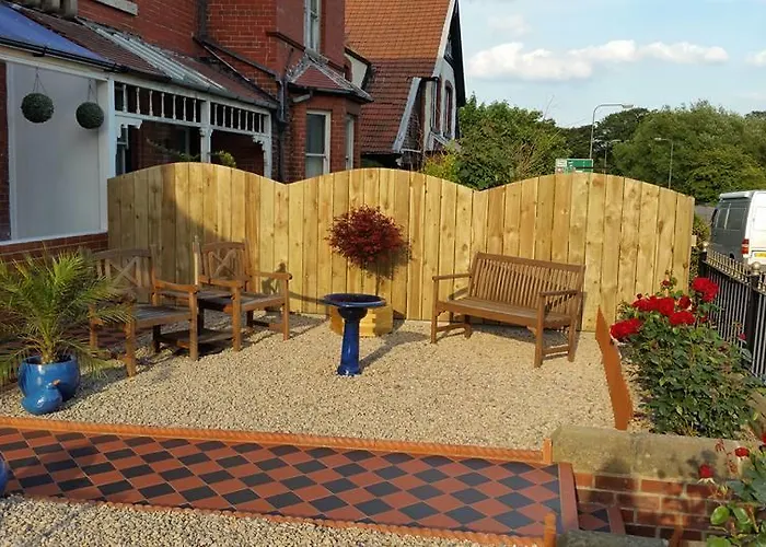 Konukevi Launceston Whitby