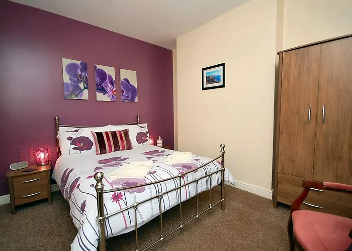 Launceston Konukevi Whitby